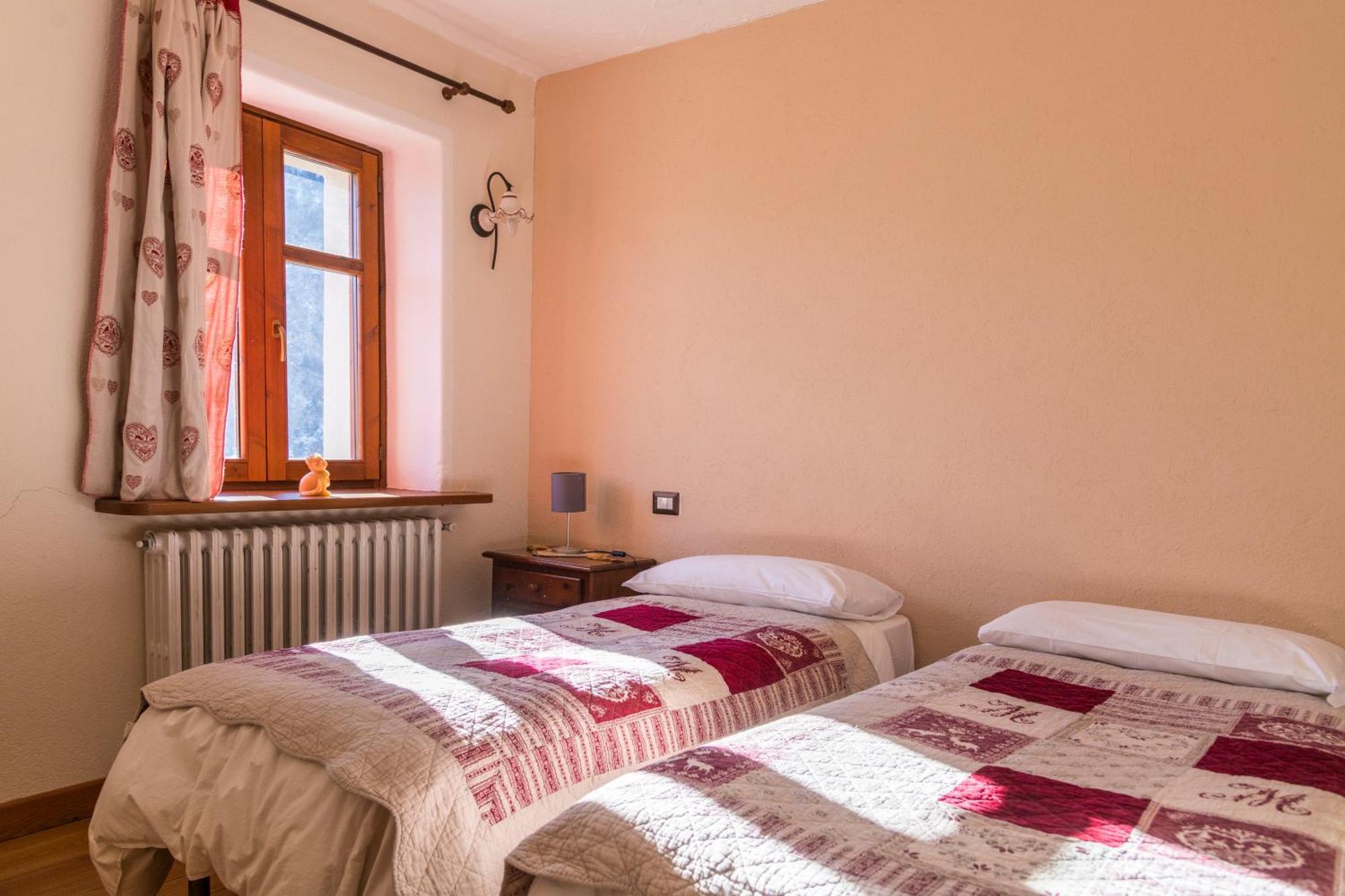 La Placette - Albergo Diffuso E Trattoria Usseaux Εξωτερικό φωτογραφία