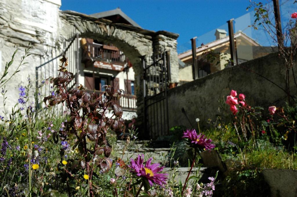 La Placette - Albergo Diffuso E Trattoria Usseaux Εξωτερικό φωτογραφία