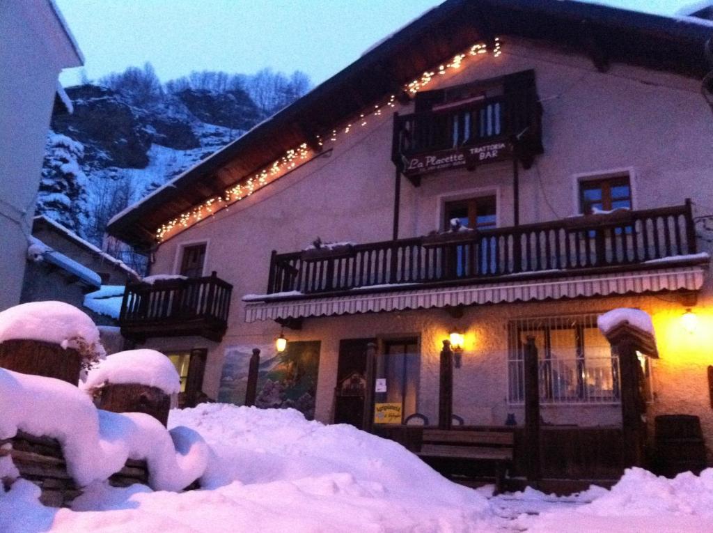 La Placette - Albergo Diffuso E Trattoria Usseaux Εξωτερικό φωτογραφία