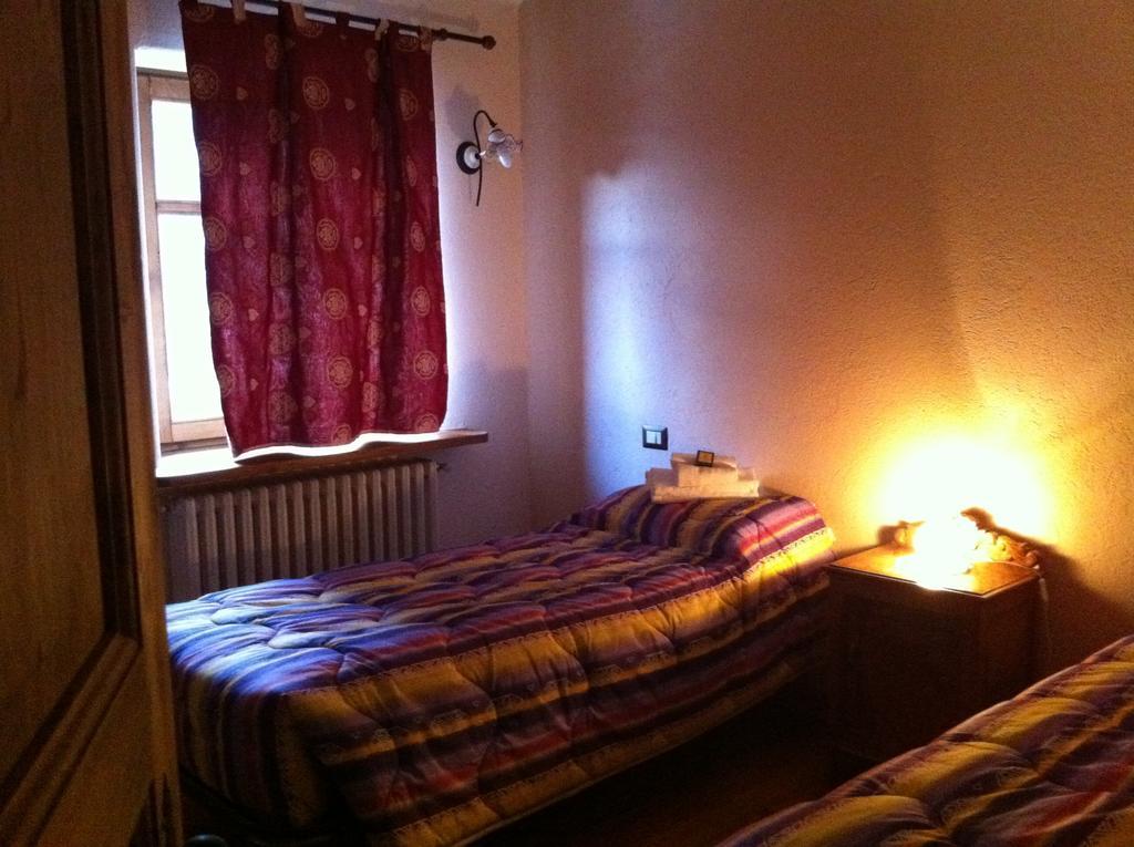 La Placette - Albergo Diffuso E Trattoria Usseaux Εξωτερικό φωτογραφία